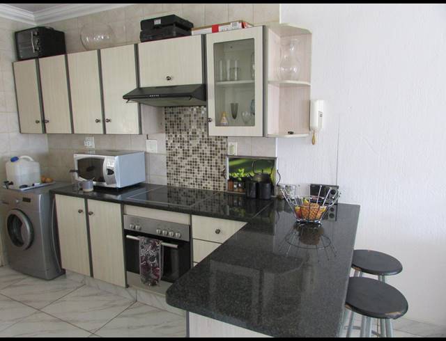 2 BEDROOM TOWNHOUSE FOR SALE IN EIKE PARK